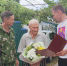 Каневская молодежь и ВПК «Русичи» поздравили Виктора Хмиля с 85-летием. - Каневская телестудия