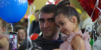 В СДК «Колос» сегодня поздравляли пап - Каневская телестудия